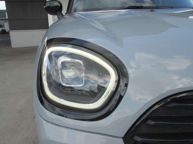 MINI Crossover 11