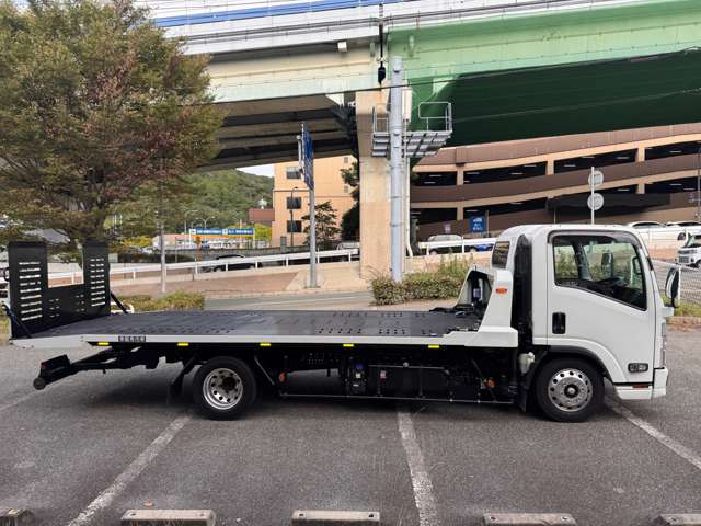 Isuzu Elf 12