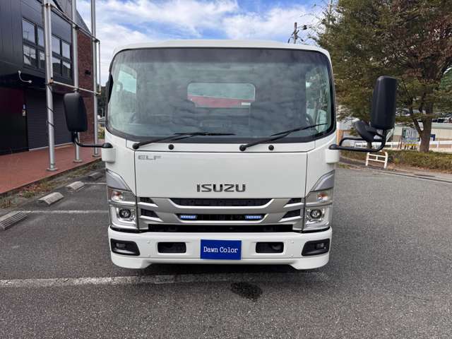 Isuzu Elf 4
