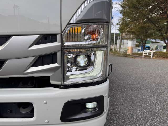 Isuzu Elf 9