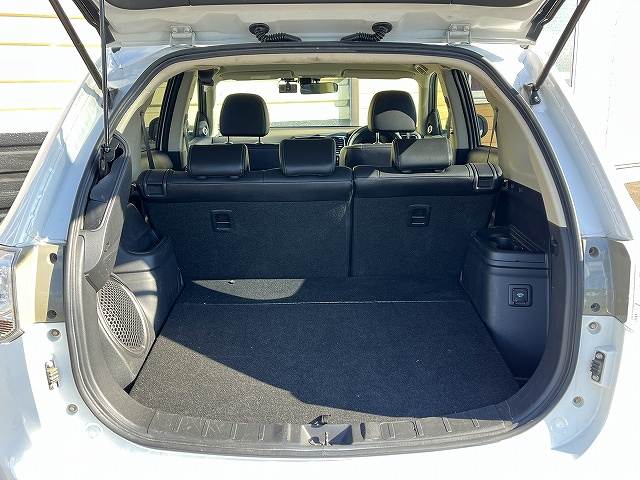 Mitsubishi Outlander PHEV 12