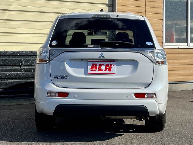 Mitsubishi Outlander PHEV 5