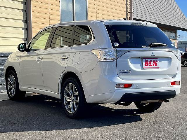 Mitsubishi Outlander PHEV 6