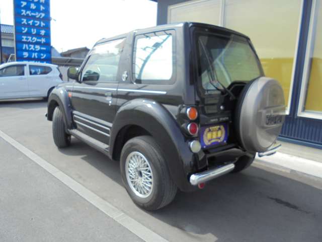 Mitsubishi Pajero Junior 11