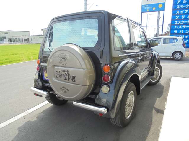 Mitsubishi Pajero Junior 12