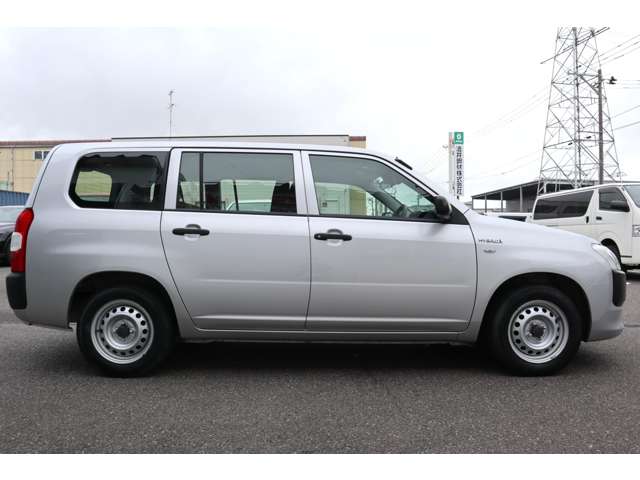 Toyota Succeed Van 11