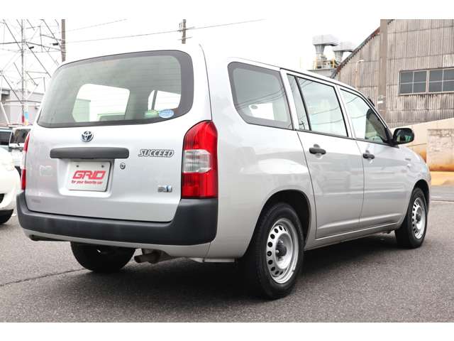 Toyota Succeed Van 10