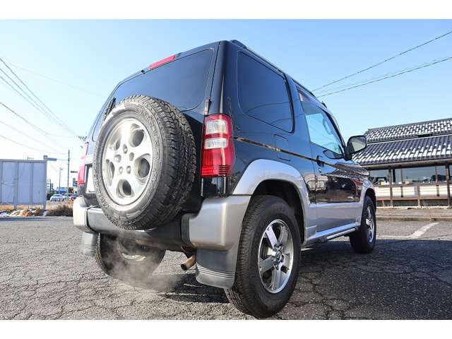 Mitsubishi Pajero Mini 11