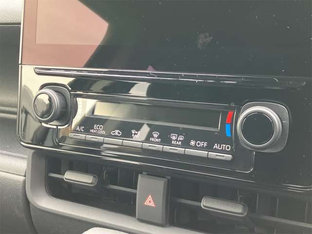 Toyota Sienta 3