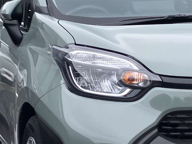 Toyota Sienta 10