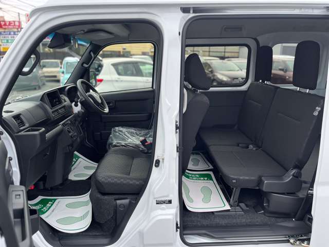 Daihatsu Hijet Cargo 8