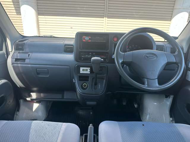 Daihatsu Hijet Cargo 2