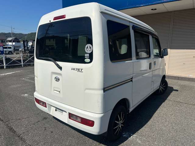 Daihatsu Hijet Cargo 3