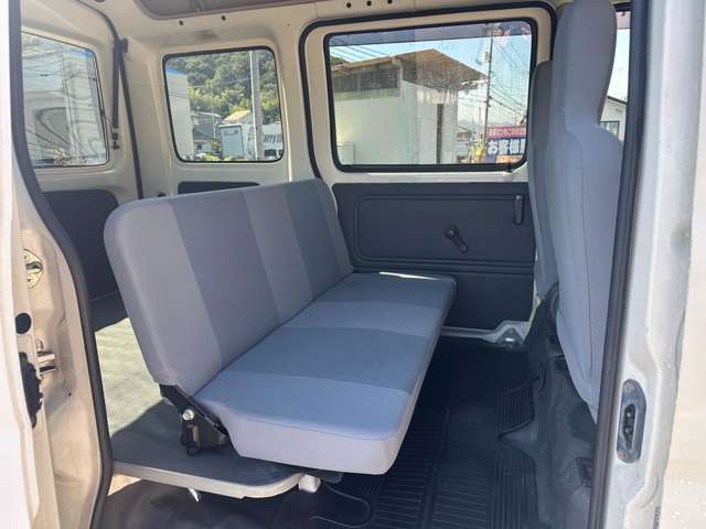 Daihatsu Hijet Cargo 7