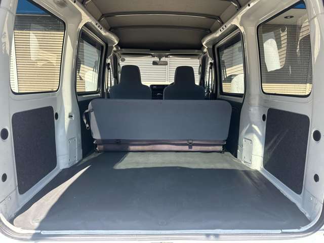 Daihatsu Hijet Cargo 8