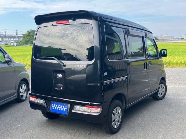 Daihatsu Hijet Cargo 9