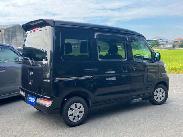 Daihatsu Hijet Cargo 10