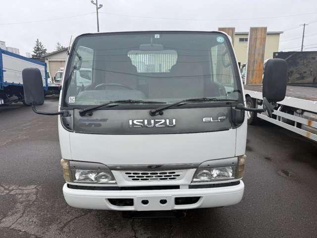 Isuzu Elf 3