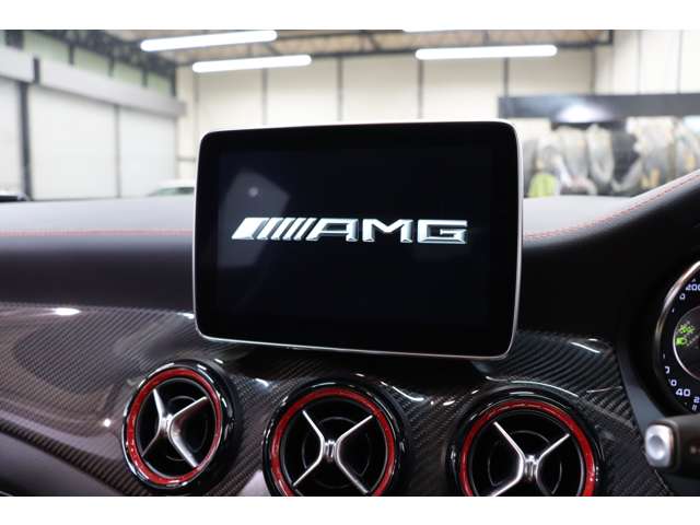 Mercedes-Benz GLA-Class 11