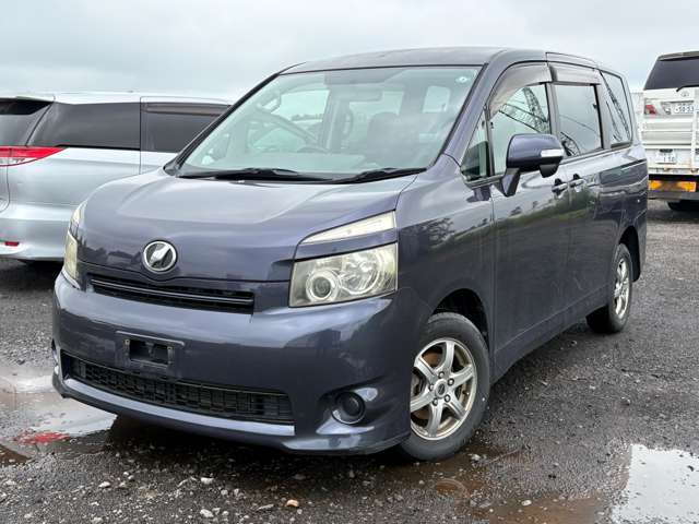 Toyota Voxy 8