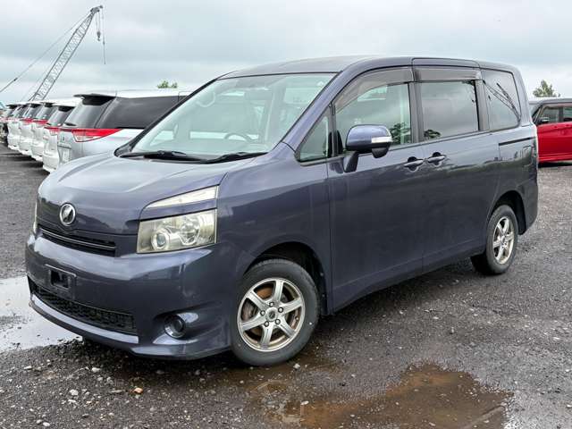 Toyota Voxy 9