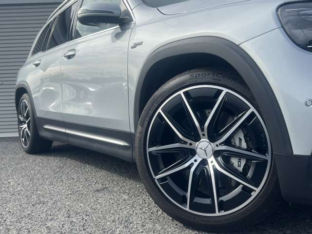 Mercedes-Benz GLB 12