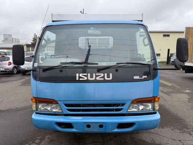 Isuzu Elf 3