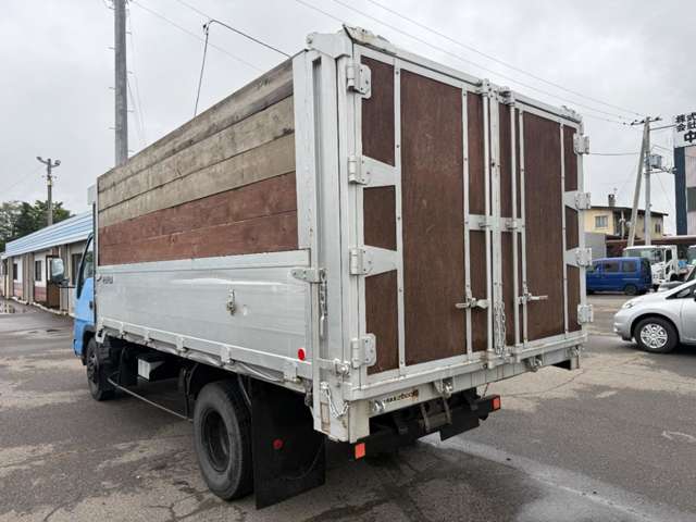 Isuzu Elf 6