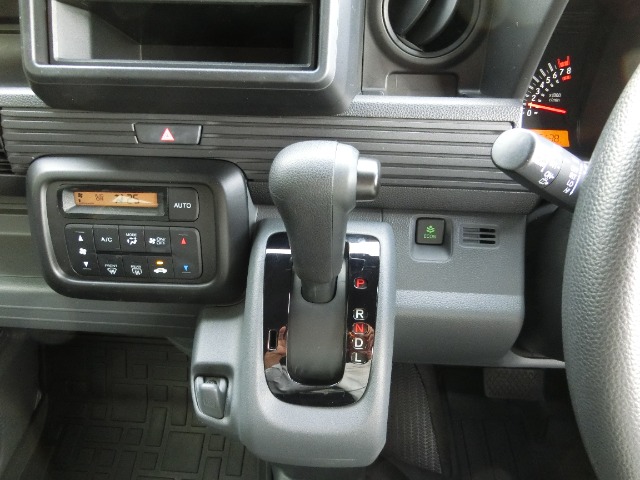 Honda N-VAN 11