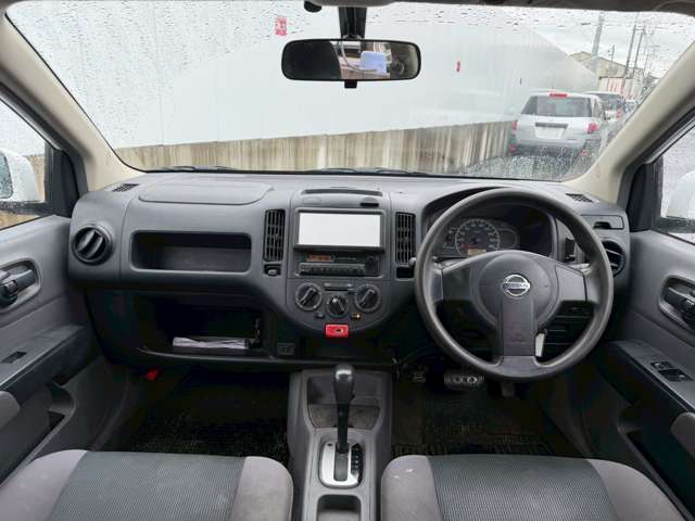 Nissan AD 5