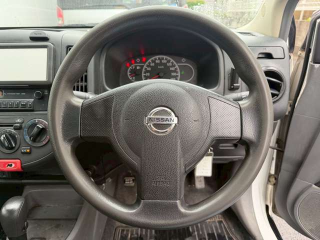 Nissan AD 8