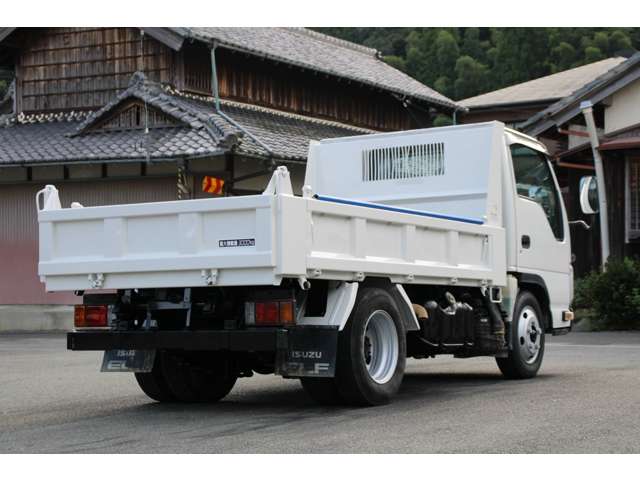 Isuzu Elf 10