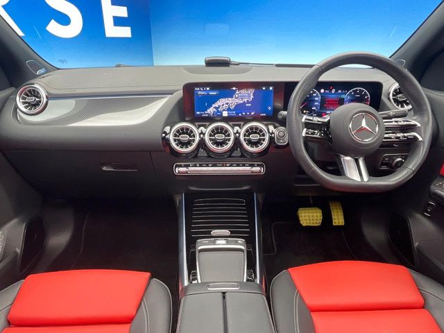 Mercedes-Benz GLA-Class 2