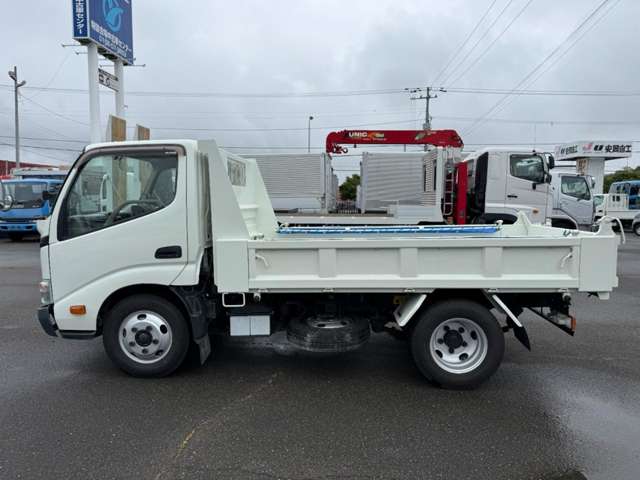 Hino Dutro 5
