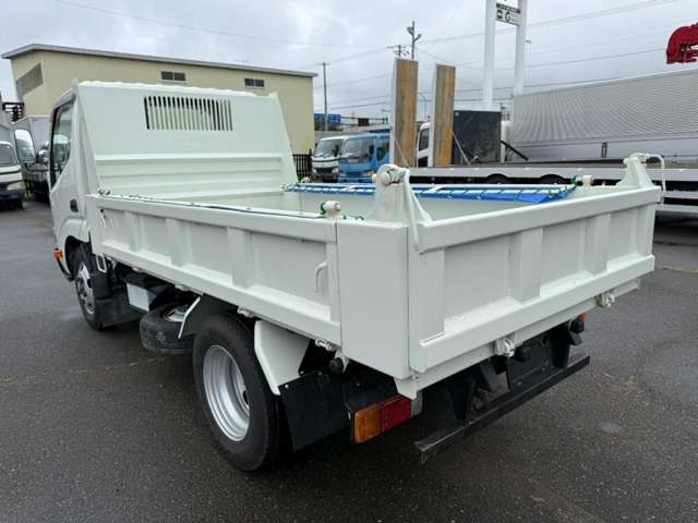 Hino Dutro 6