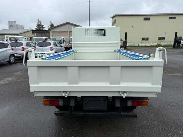 Hino Dutro 7