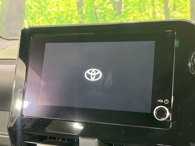 Toyota Voxy 3