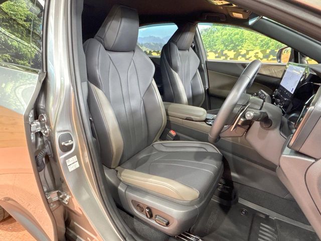 Lexus NX 8