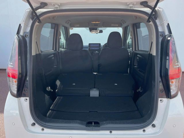 Mitsubishi eK X 11