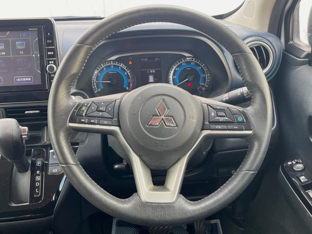 Mitsubishi eK X 12