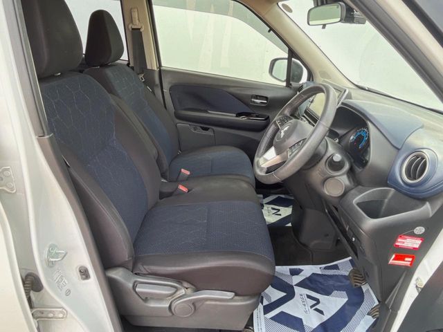 Mitsubishi eK X 9