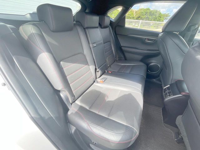 Lexus NX 10