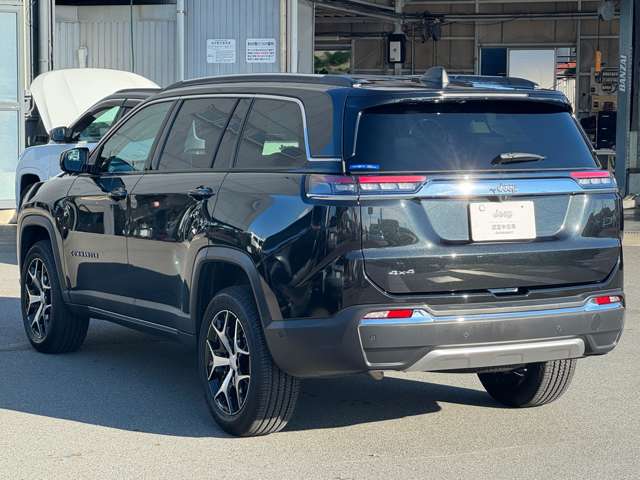 Jeep Commander 8