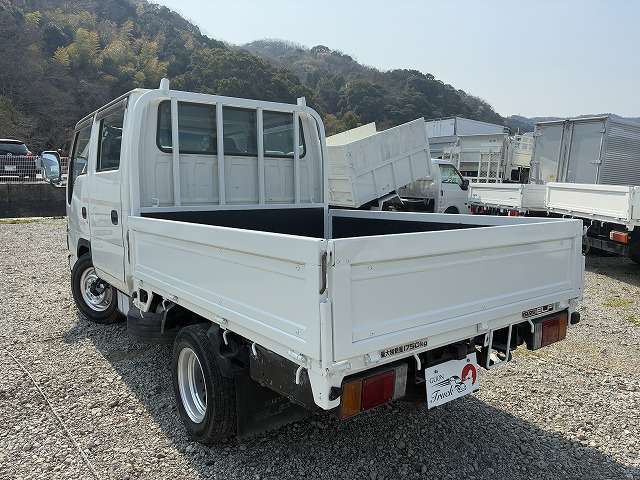 Isuzu Elf 6