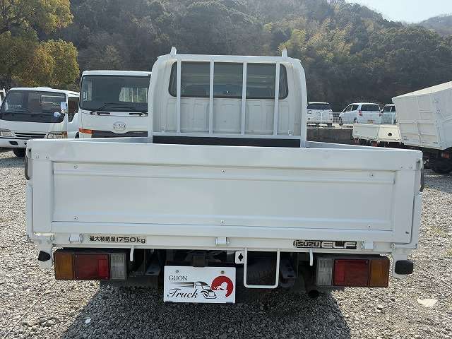 Isuzu Elf 7