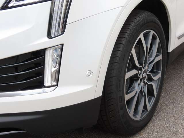 Cadillac XT5 12