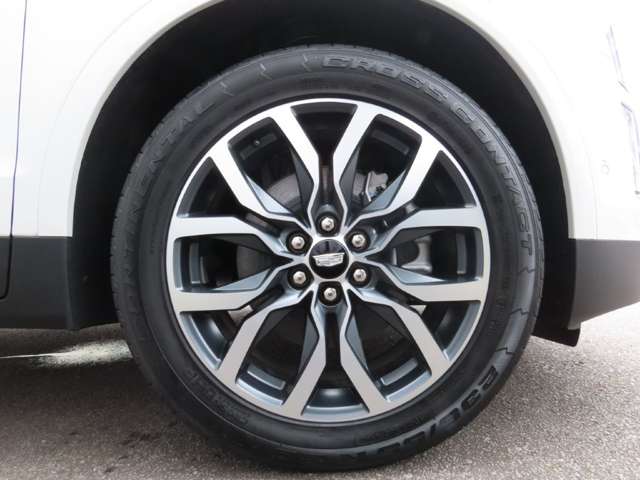 Cadillac XT5 8