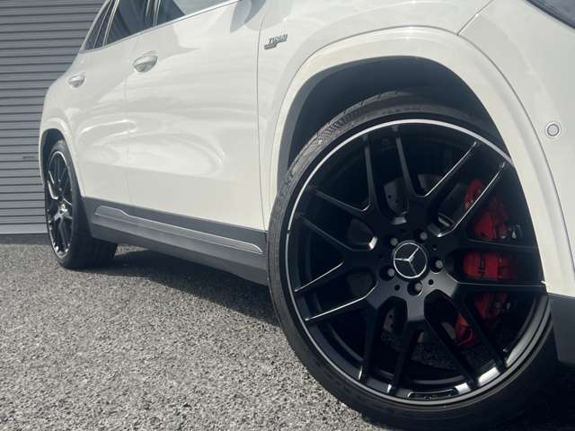 Mercedes-Benz GLA-Class 12