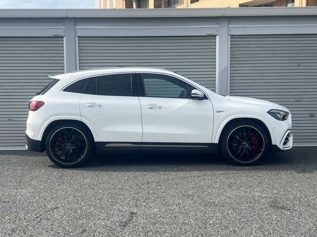 Mercedes-Benz GLA-Class 10