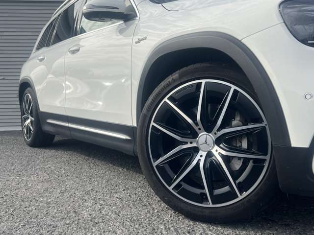 Mercedes-Benz GLB 12